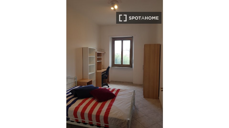 Double room Turin, 3 beds, 96m² — photo 2