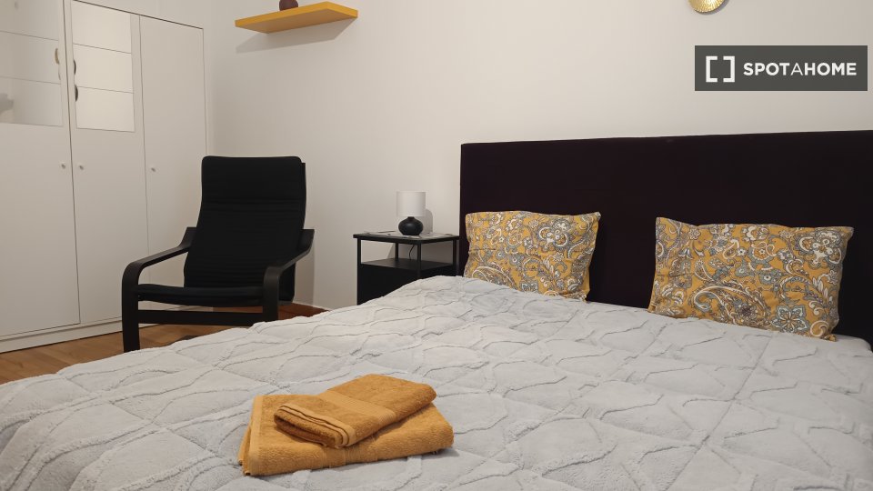 Double room Athens, 4 beds, 97m² — photo 16