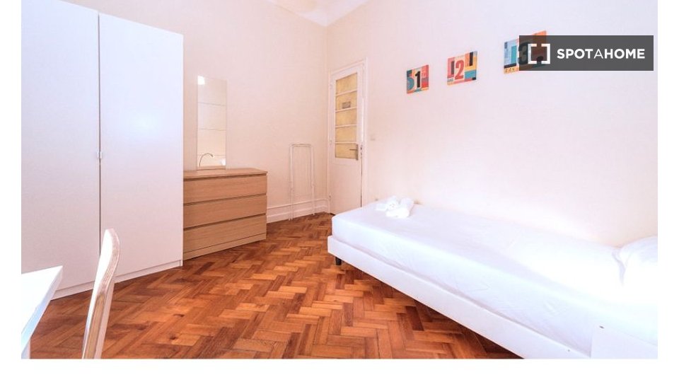 Double room Lisbon, 7 beds — photo 13