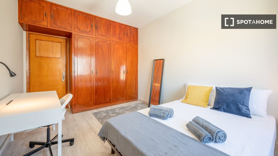 Double room Lisbon, 6 beds — photo 11