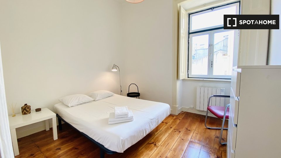 Apartment Lisbon, 2 beds, 75m² — photo 19