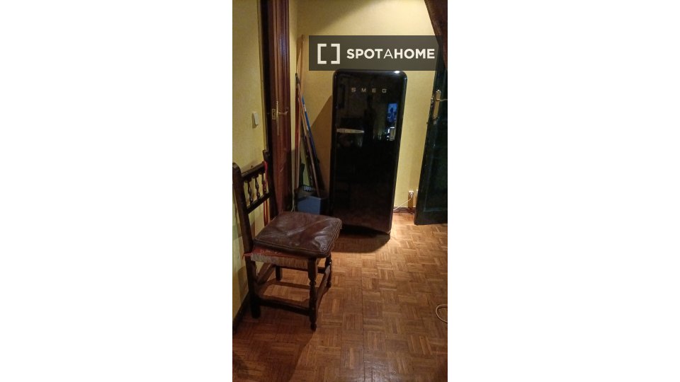 Double room Madrid, 2 beds — photo 6