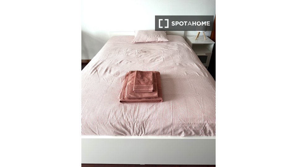 Double room Lisbon, 4 beds, 124m² — photo 10