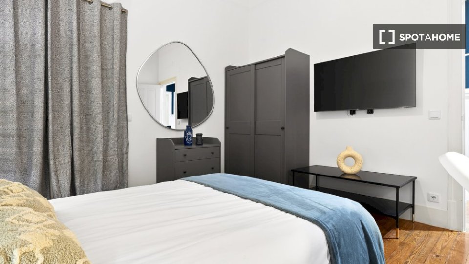 Double room Lisbon, 5 beds — photo 11