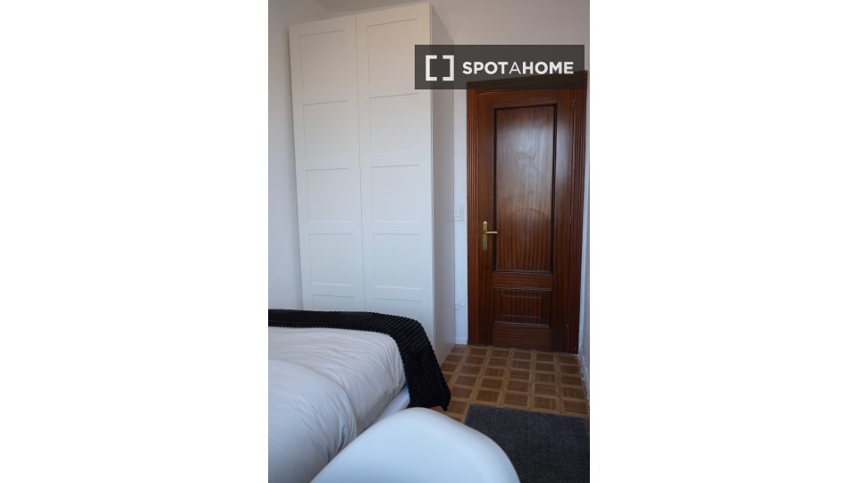 Double room Madrid, 4 beds — photo 4