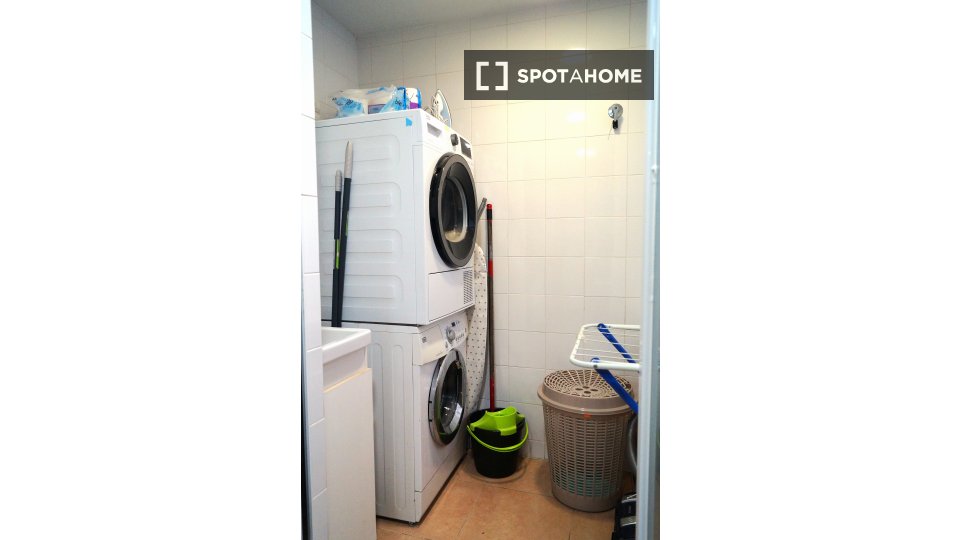 Double room Valencia, 3 beds — photo 19