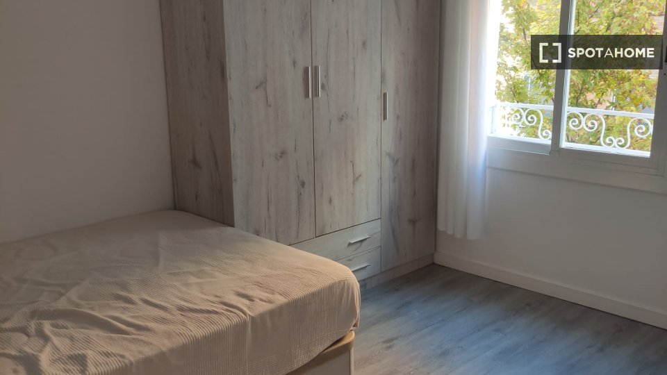Double room Barcelona, 3 beds, 50m² — photo 5