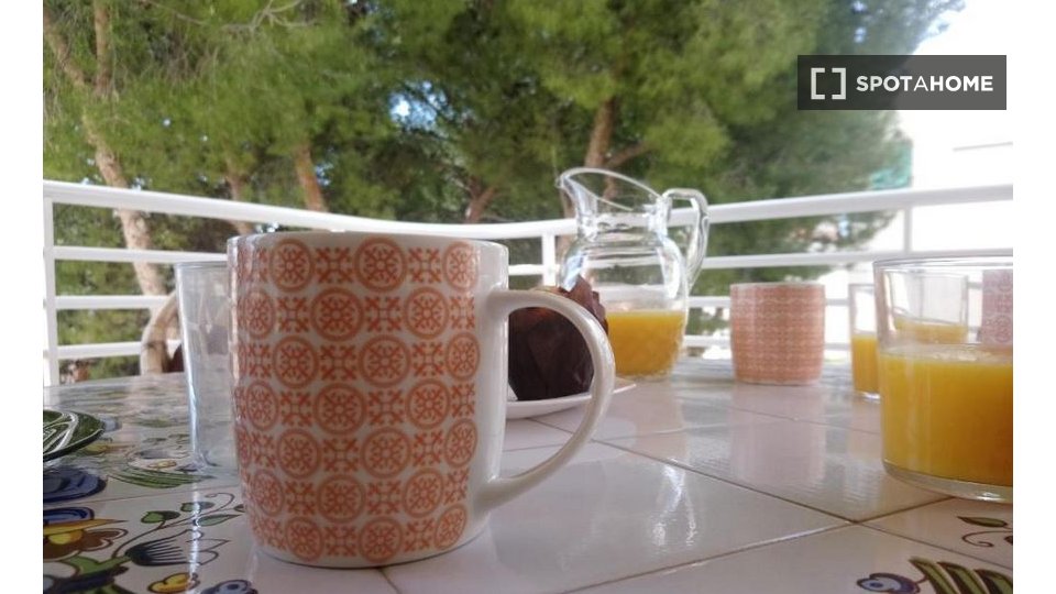 Apartment Alicante, 3 beds, 77m² — photo 18