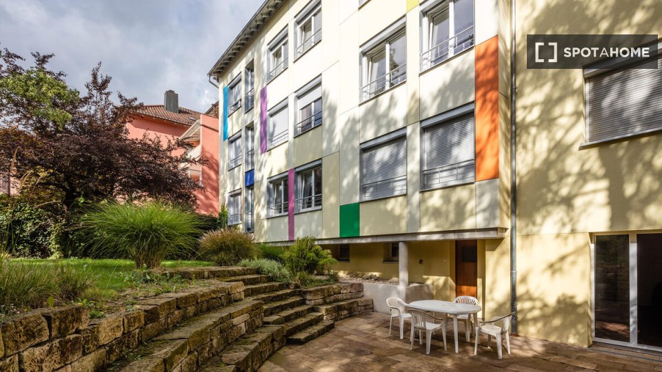 Double room Stuttgart, 1 bed, 18m² — photo 5