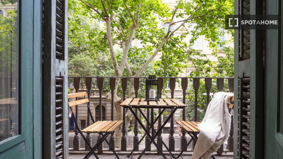 Double room Barcelona, 8 beds, 239m² — photo 7