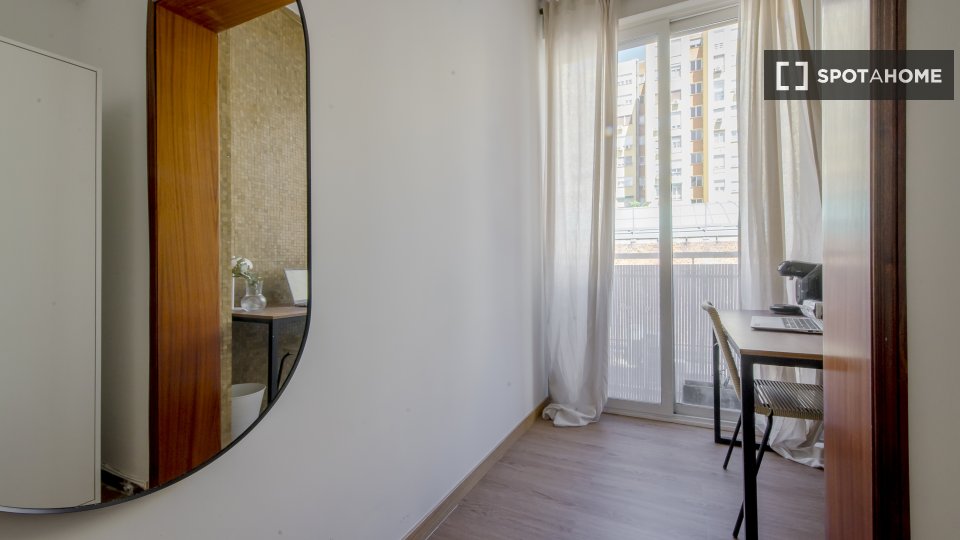 Double room Madrid, 8 beds — photo 5
