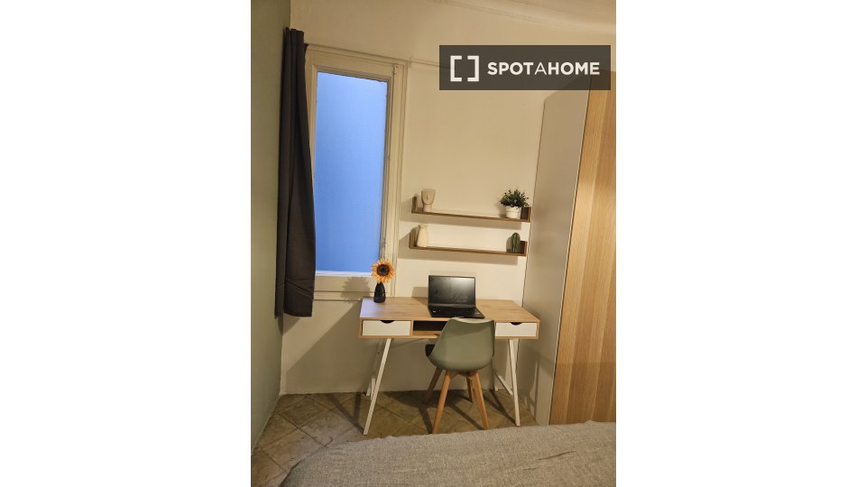 Double room Barcelona, 10 beds, 220m² — photo 4