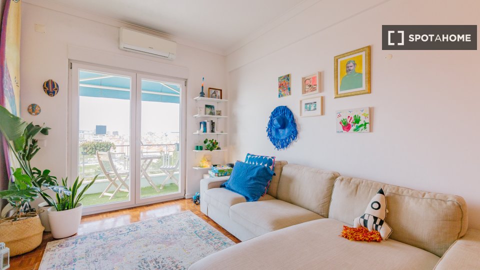 Apartment Lisbon, 2 beds, 80m² — photo 5