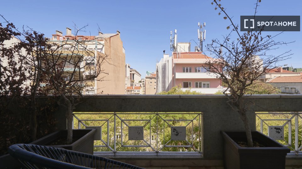 Double room Lisbon, 9 beds — photo 16