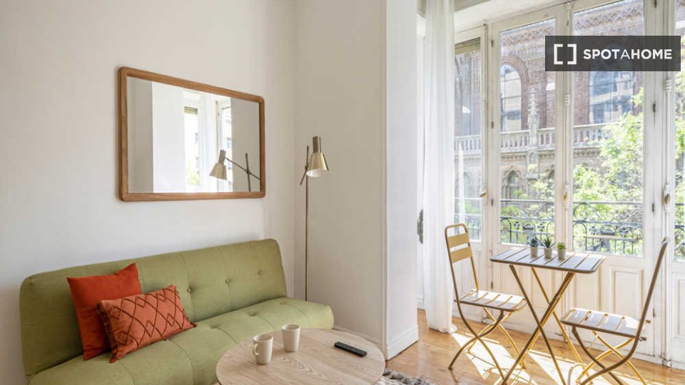 Double room Madrid, 8 beds — photo 25