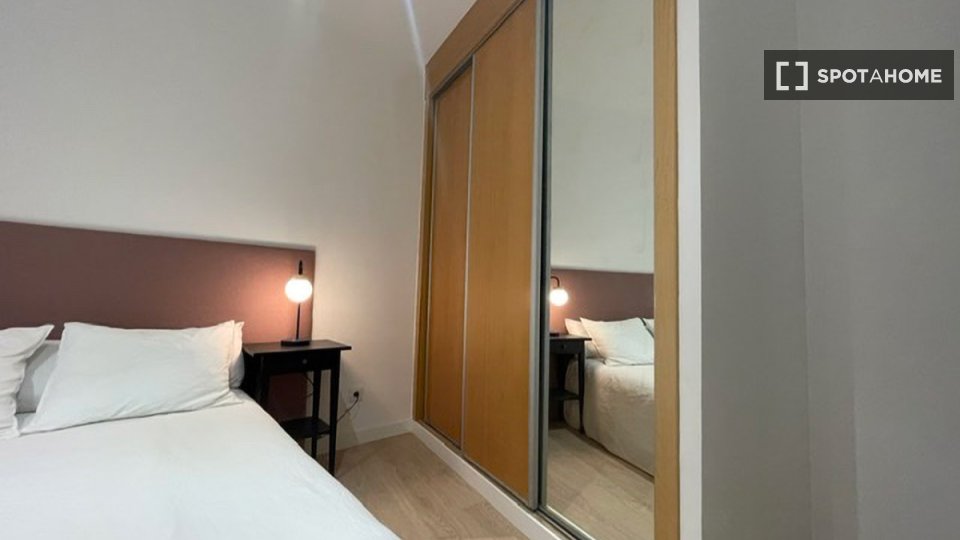 Double room Madrid, 18 beds — photo 22