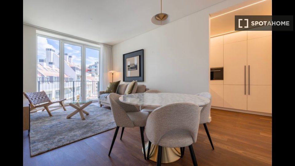 Apartment Lisbon, 1 bed — photo 1