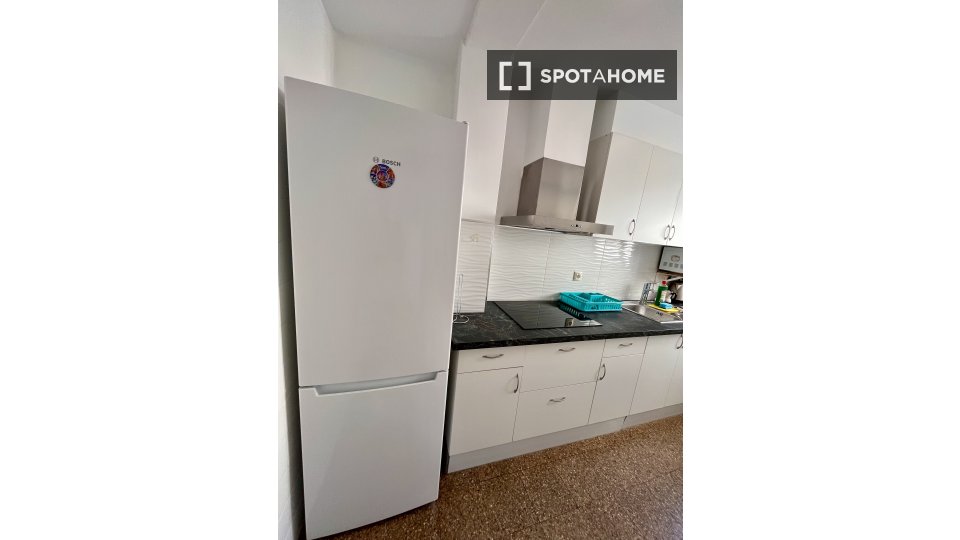 Double room Valencia, 2 beds, 85m² — photo 7