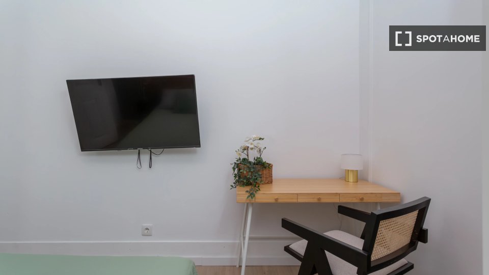 Double room Lisbon, 8 beds — photo 11