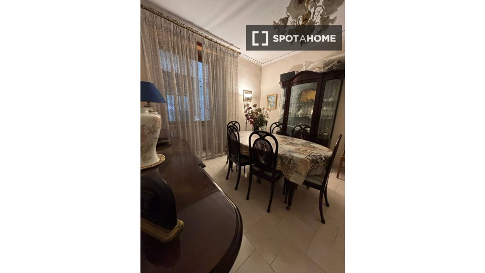 Double room Naples, 2 beds — photo 25