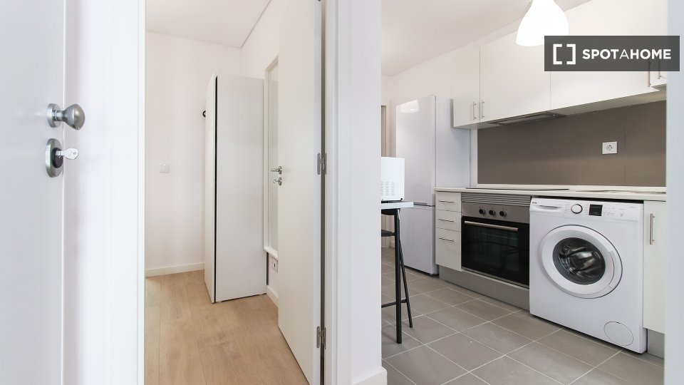 Double room Lisbon, 4 beds — photo 12