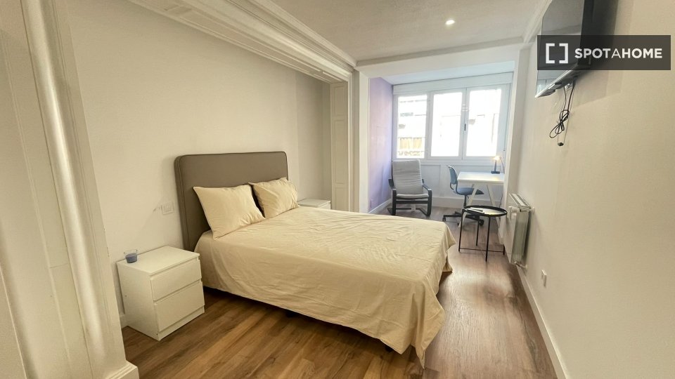 Double room Madrid, 6 beds — photo 3