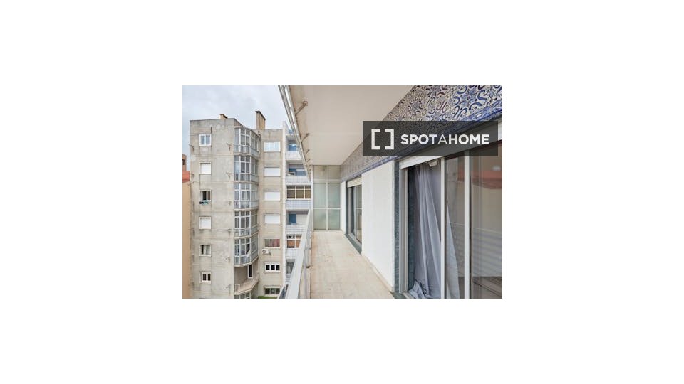 Double room Lisbon, 6 beds — photo 12