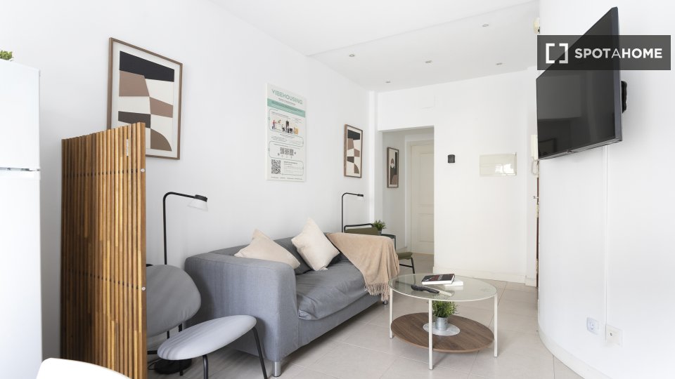 Double room Madrid, 5 beds — photo 15