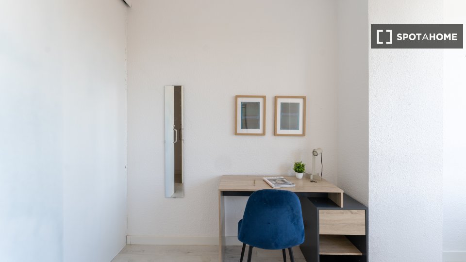Double room Madrid, 6 beds — photo 38