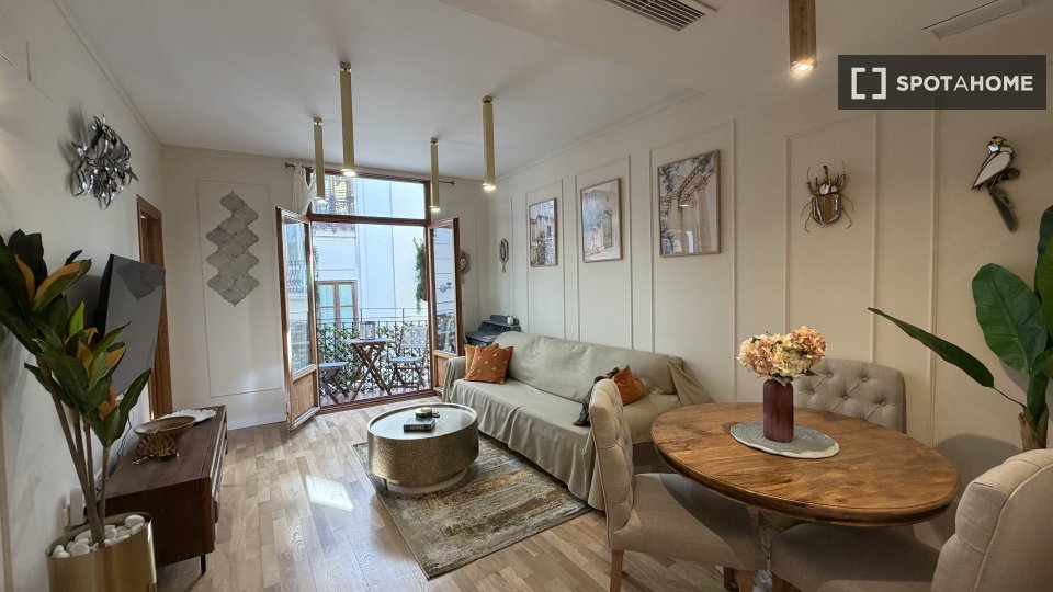 Apartment Valencia, 1 bed, 45m² — photo 1