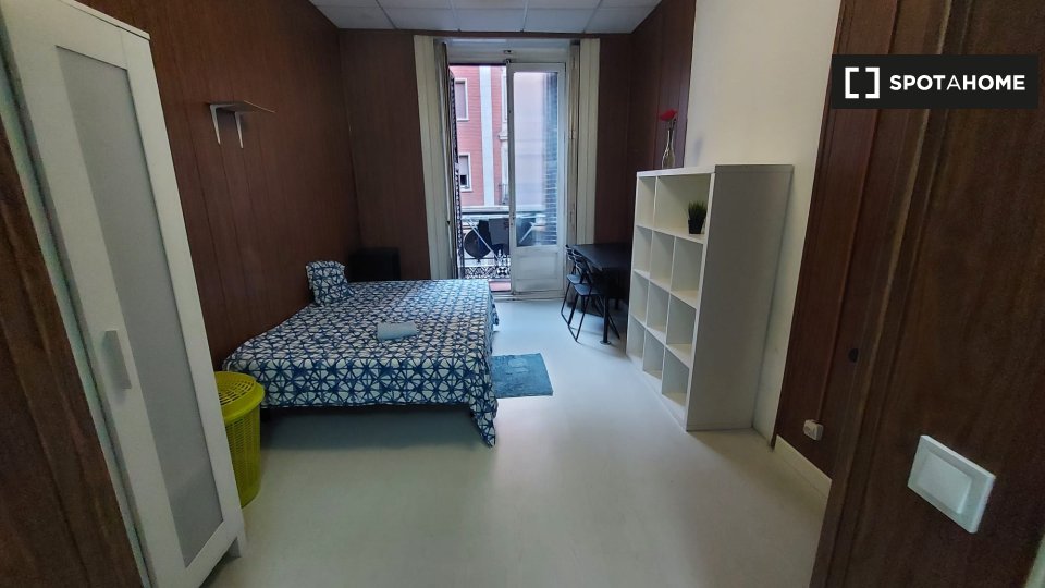 Double room Madrid, 8 beds, 170m² — photo 6
