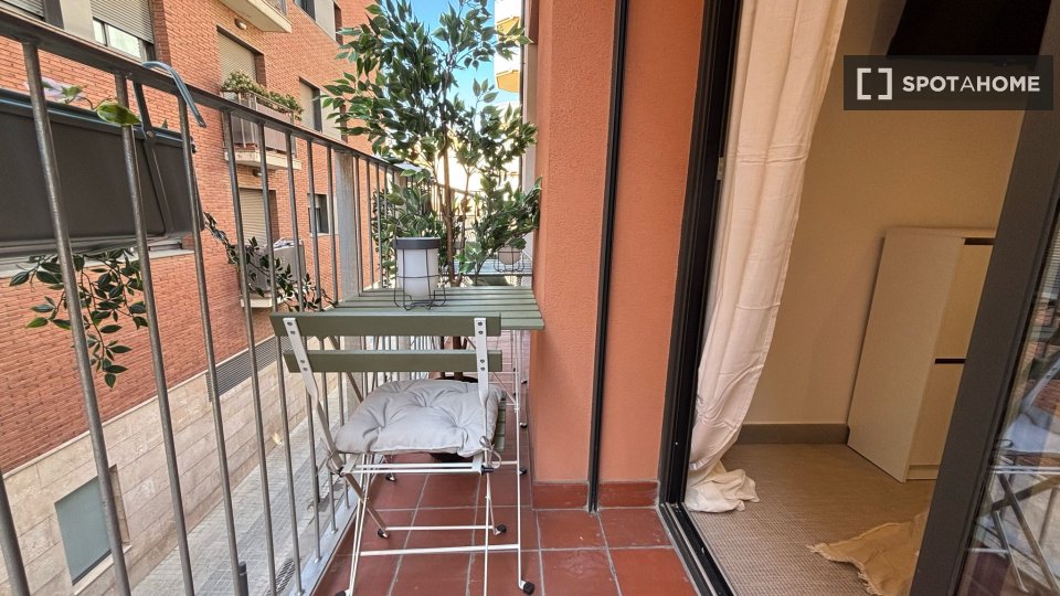 Double room Barcelona, 4 beds, 90m² — photo 5