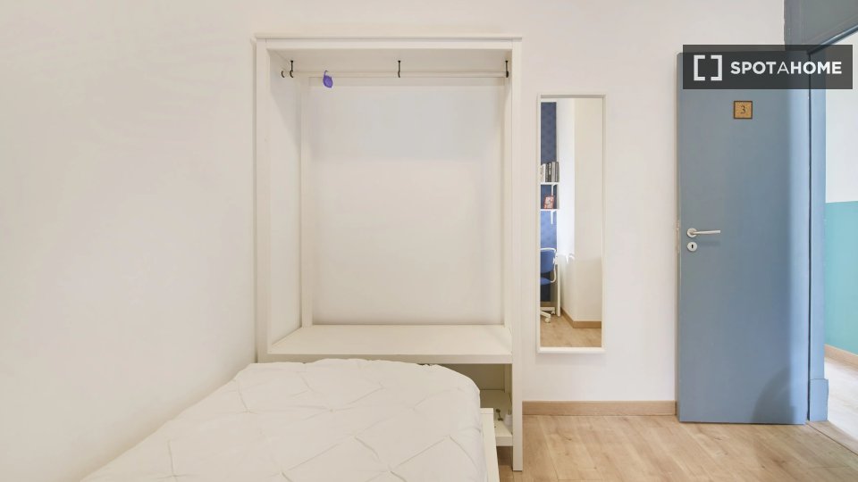Double room Lisbon, 4 beds — photo 7