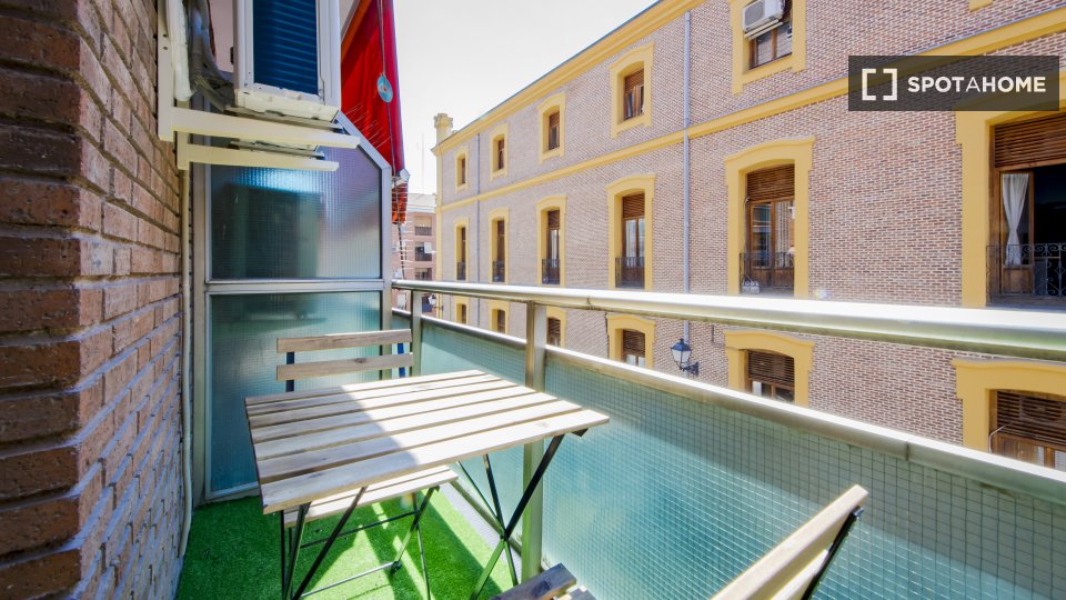 Double room Madrid, 6 beds, 117m² — photo 11