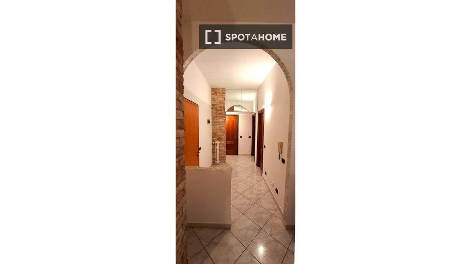 Double room Milan, 1 bed, 80m² — photo 3