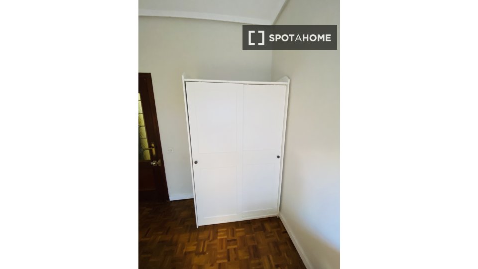 Double room Bilbao, 4 beds, 85m² — photo 13