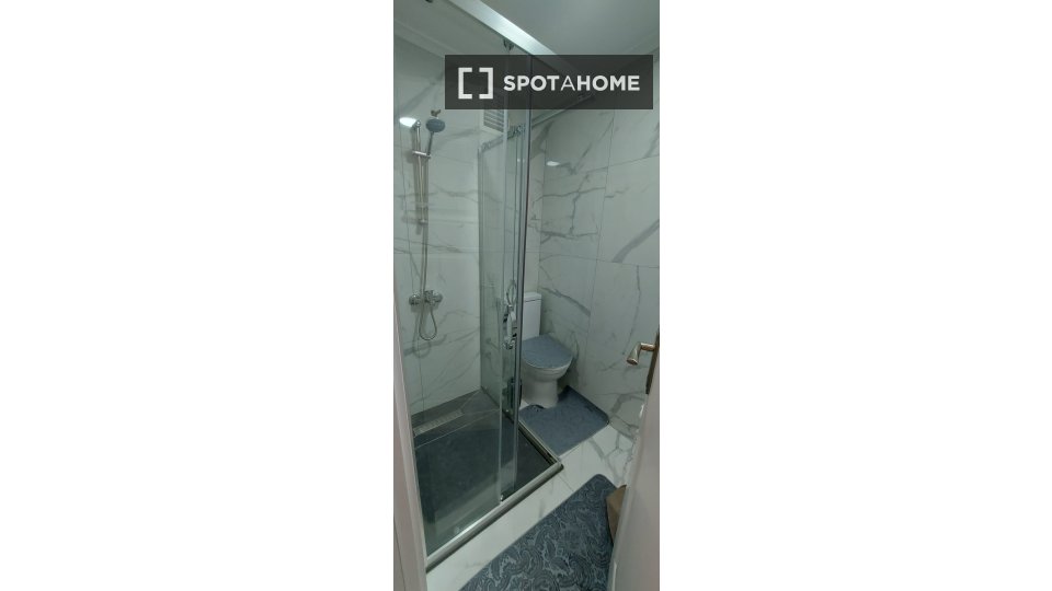 Double room Istanbul, 3 beds, 80m² — photo 3