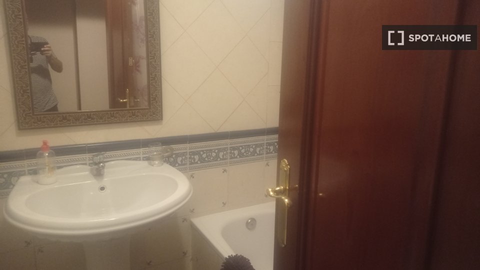 Double room Jaen, 3 beds — photo 4