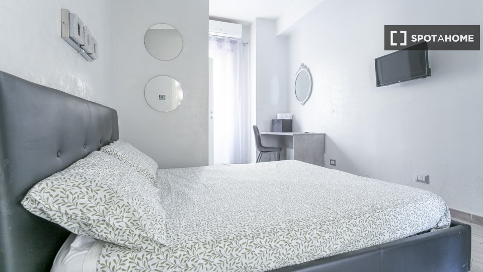 Double room Rome, 4 beds — photo 11