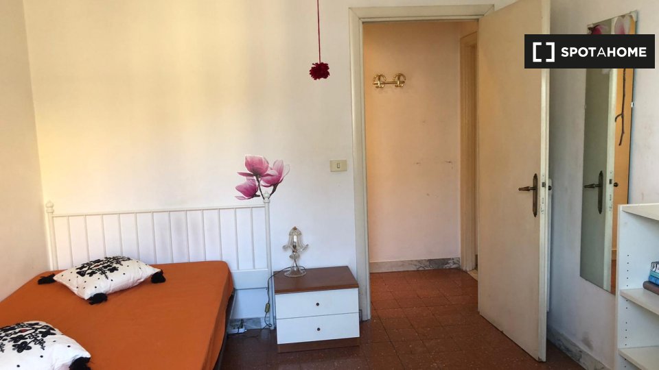 Double room Rome, 3 beds, 80m² — photo 19