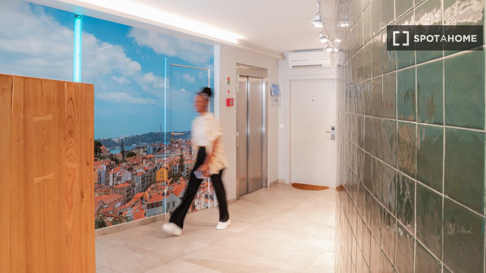 Apartment mono Lisbon, 33m² — photo 17