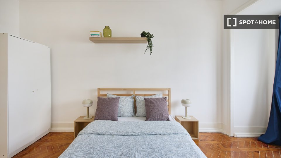 Double room Lisbon, 10 beds — photo 42