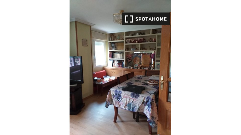 Double room Madrid, 2 beds — photo 11