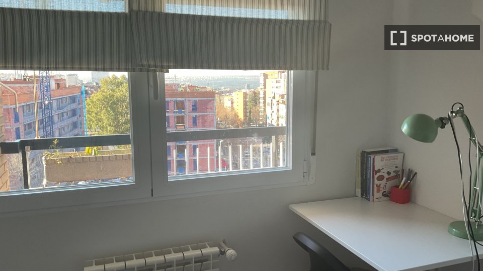 Double room Madrid, 5 beds, 130m² — photo 8