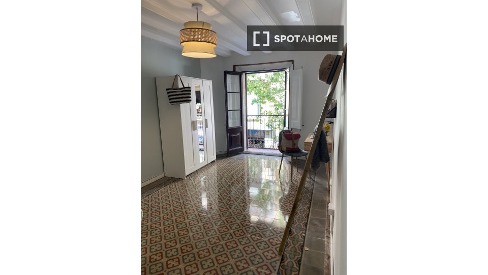 Double room Barcelona, 5 beds, 140m² — photo 3