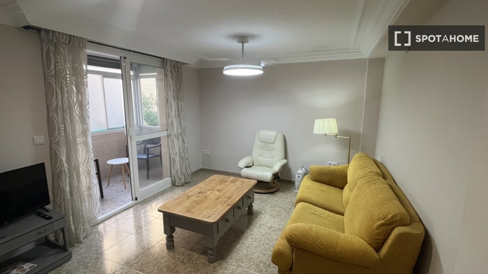 Double room Jaen, 3 beds, 70m² — photo 14