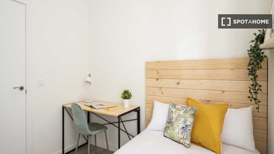 Double room Madrid, 17 beds — photo 70