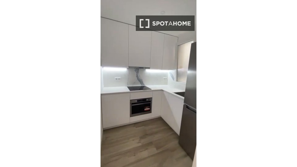 Double room Madrid, 1 bed, 55m² — photo 4