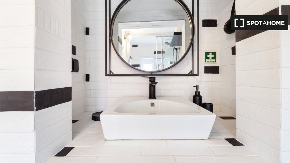 Apartment Lisbon, 1 bed — photo 9
