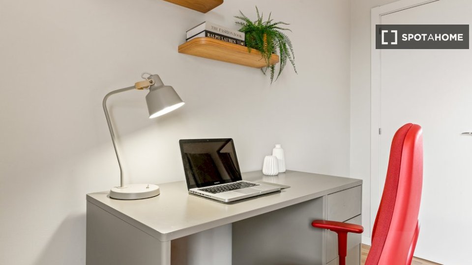 Double room Lisbon, 4 beds — photo 12